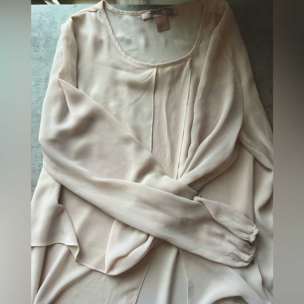 ❣️Forever 21 long sleeve blouse size large with open front detailing